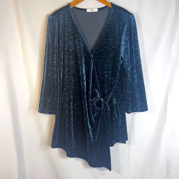 Beacon Apparel Green Velvet Faux Wrap w/ Ring Vneck Blouse Size 2X - Picture 12 of 12